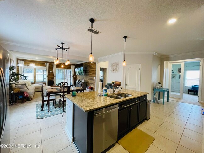 Building Photo - 15792 Bainebridge Dr