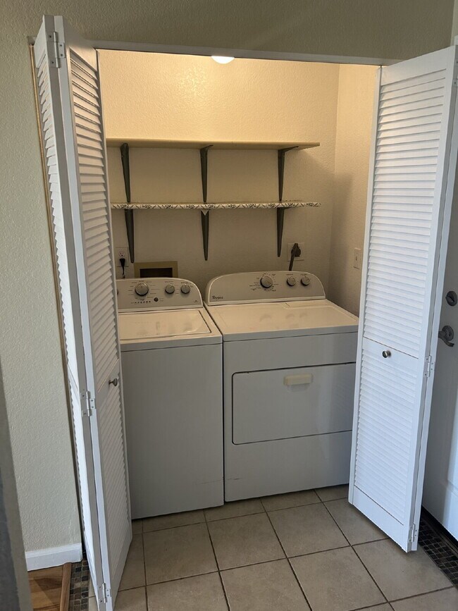 Building Photo - "Chic & Spacious 2-Bed, 2-Bath Condo with ...