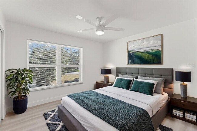 Building Photo - 4426 Helena St NE