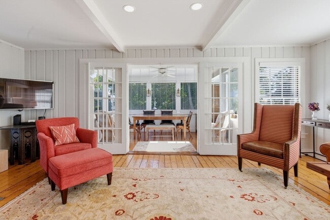 Building Photo - 11 Friendship Ln