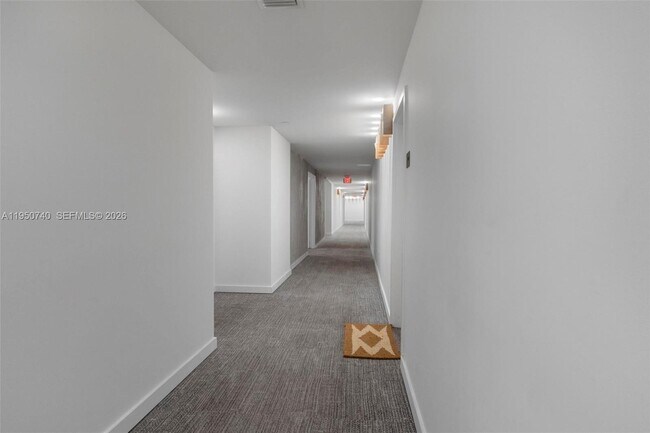 Building Photo - 13800 Highland Dr