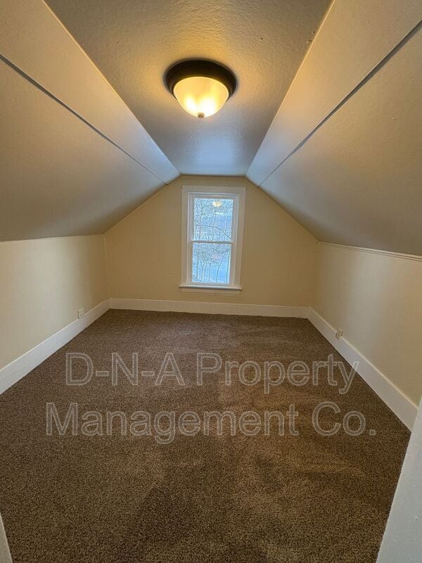 Building Photo - 114 Knight St