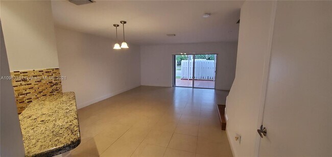 Building Photo - 6518 SW 129th Ave