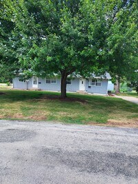 Building Photo - Hofer Duplex