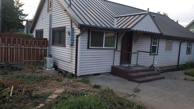 Building Photo - 247 17th St