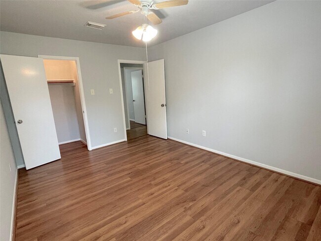 Building Photo - 8919 Diamond Lake Ln