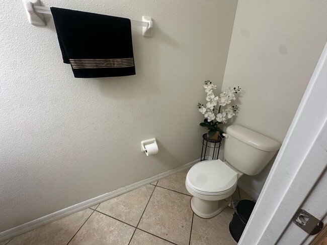 Building Photo - 3300 Rodrick Cir
