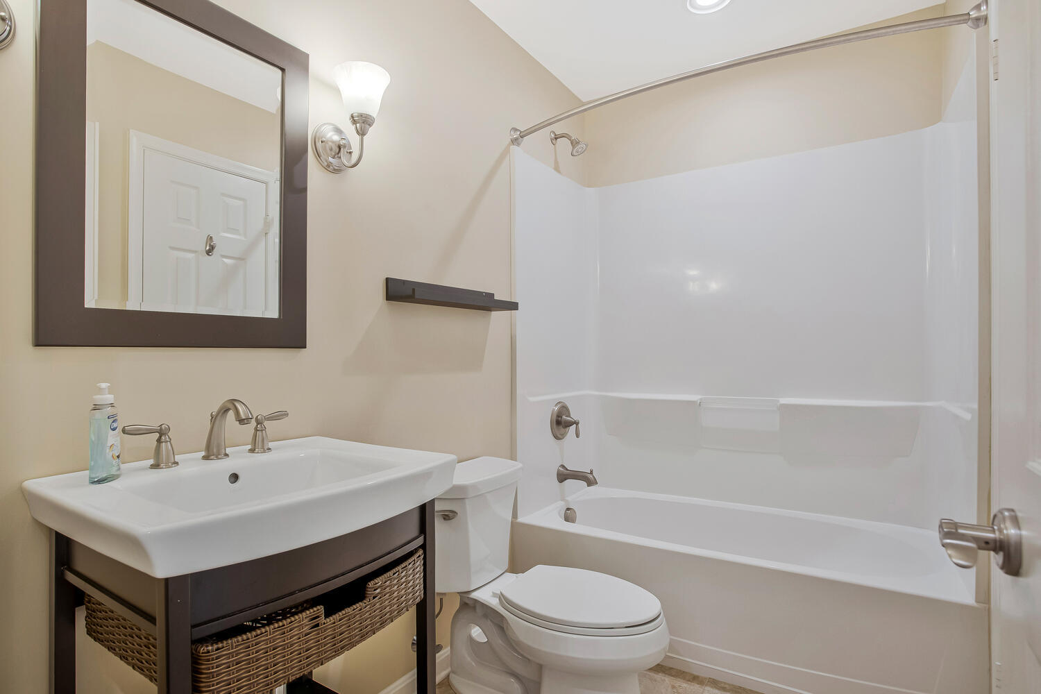 Building Photo - 1408 Damsel Ln