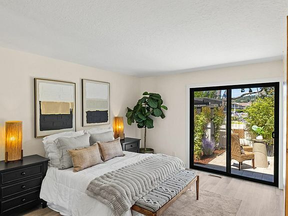 Building Photo - 4000 Rio Rd