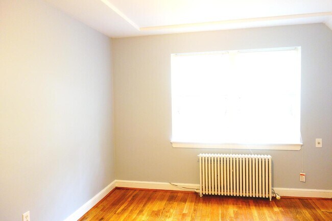 Building Photo - 8409 Greenwood Ave