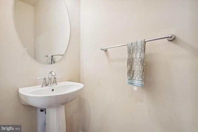 Building Photo - 642 Highland Farms Cir