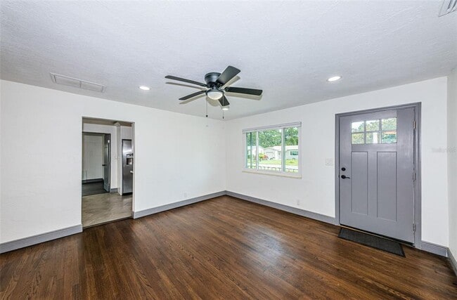 Building Photo - 618 40th Ave N