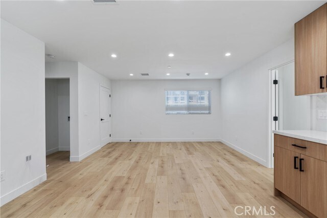 Building Photo - 11140 Woodley Ave