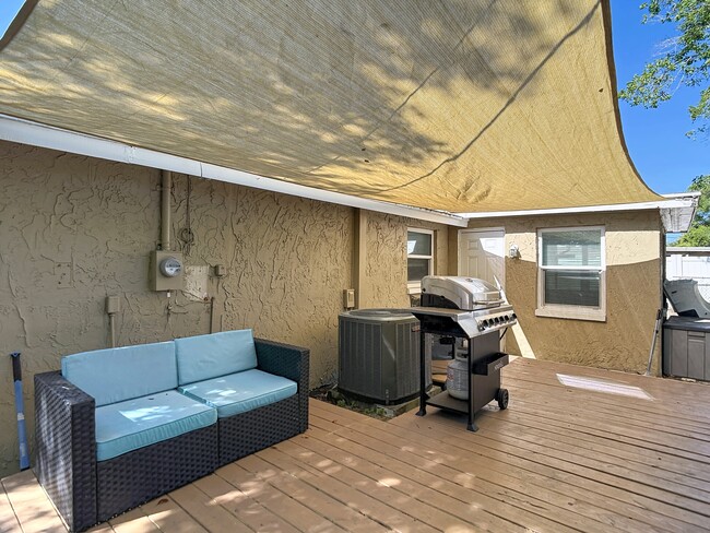 Building Photo - 5913 Appletree Rd