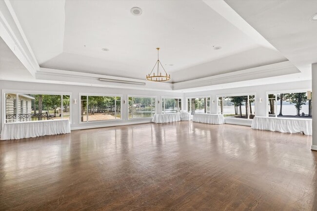 Building Photo - 4107 Lakeview Pkwy