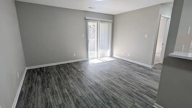 Building Photo - 2904-2914 W. Florida St-1bd/1ba
