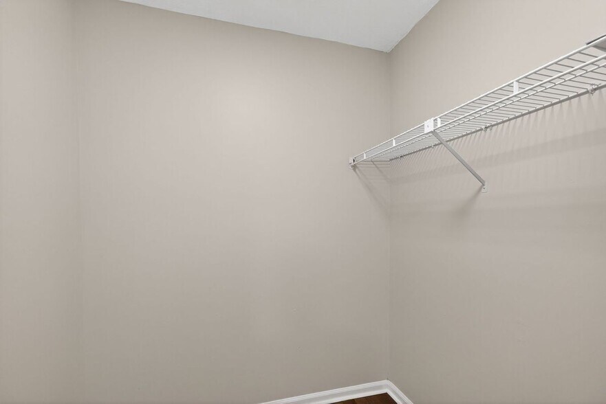 Building Photo - 898 Chippendale Ln