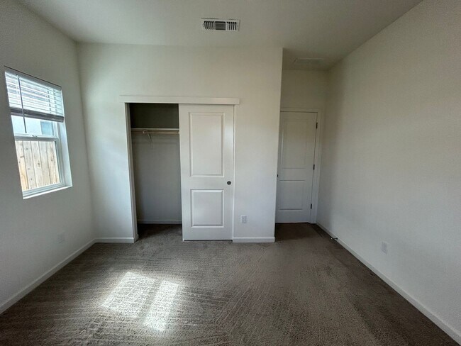 Building Photo - 931 Grimsby Ln