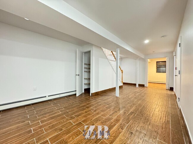 Building Photo - 789 Greene Ave