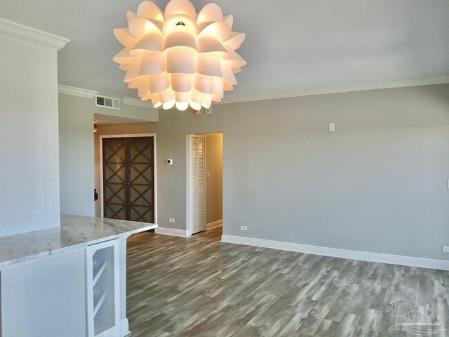 Building Photo - 825 Bayshore Dr