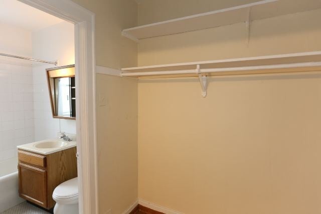 Building Photo - 653 W Belmont Ave