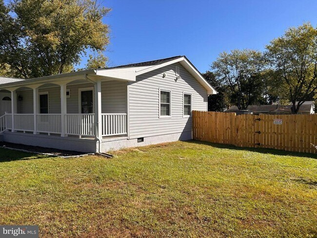 Building Photo - 3108 Waverly Dr