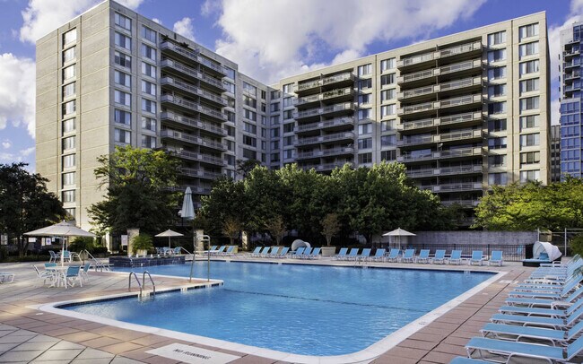 Building Photo - 2111 Richmond Hwy