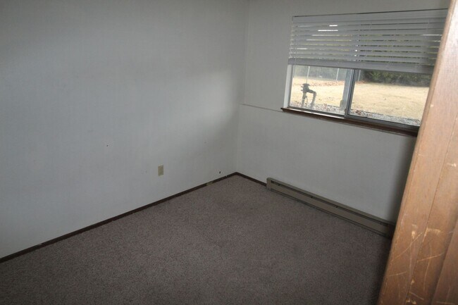 Building Photo - 6806 N Hamilton St