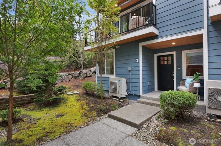 Building Photo - 6633 NE 188th Ct