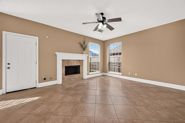 Building Photo - 4011 Alexis Cir