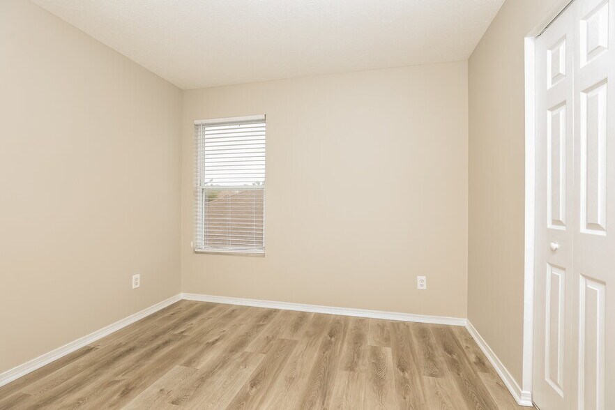 Building Photo - 209 Centreboard Ct