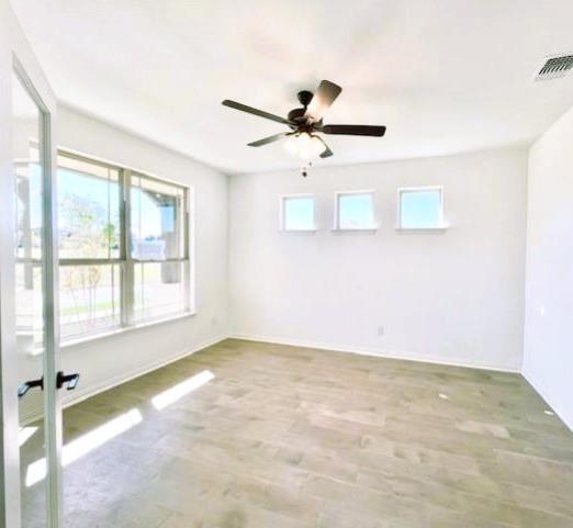 Building Photo - 608 Breeze Hollow Ln