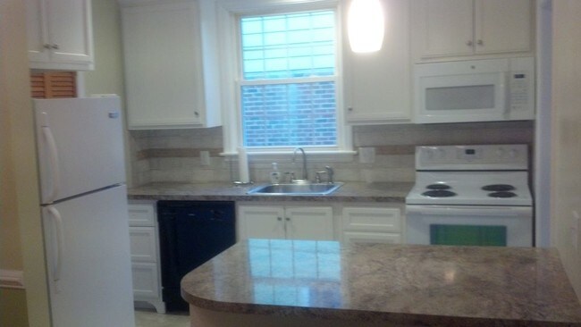 Building Photo - 4803 Bromley Ln