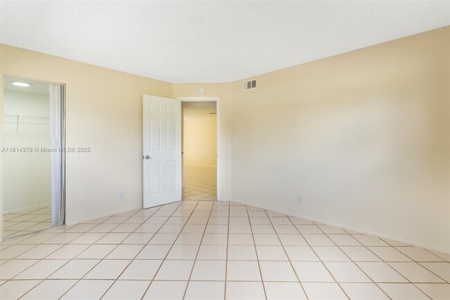 Building Photo - 7900 S Colony Cir