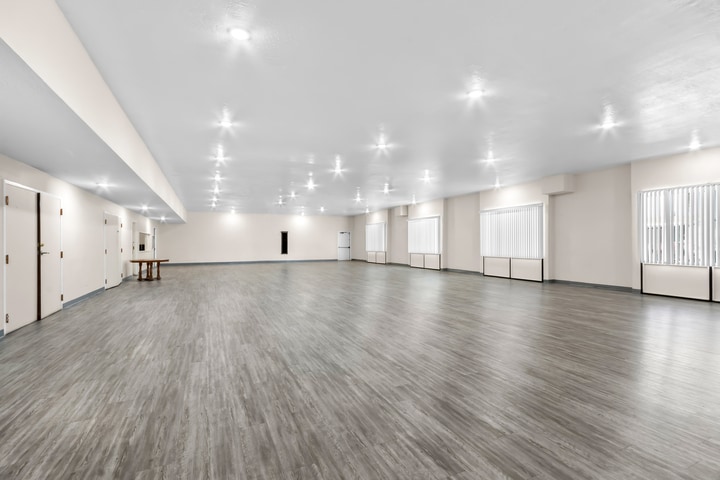 Building Photo - 2060 N Center St