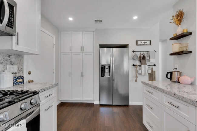 Building Photo - 491 Yorba Linda Pl