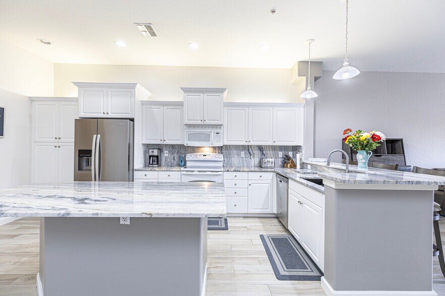 Building Photo - 8641 Piazza del Lago Cir