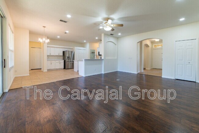 Building Photo - 423 Heather Hills Dr