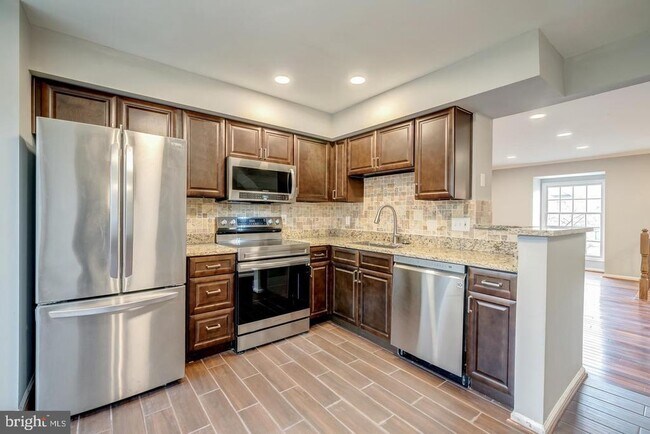 Building Photo - 6515 Skylemar Trail