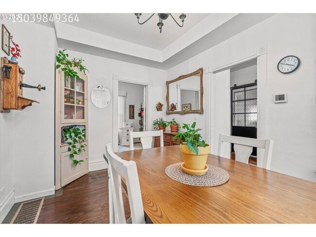 Building Photo - 310 N School St