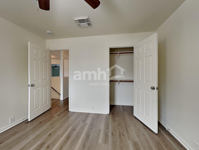 Building Photo - 11806 Skydale Dr