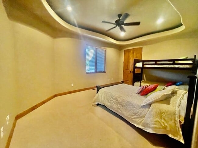 Building Photo - Beautiful Fully Furnished home in an Exclu...