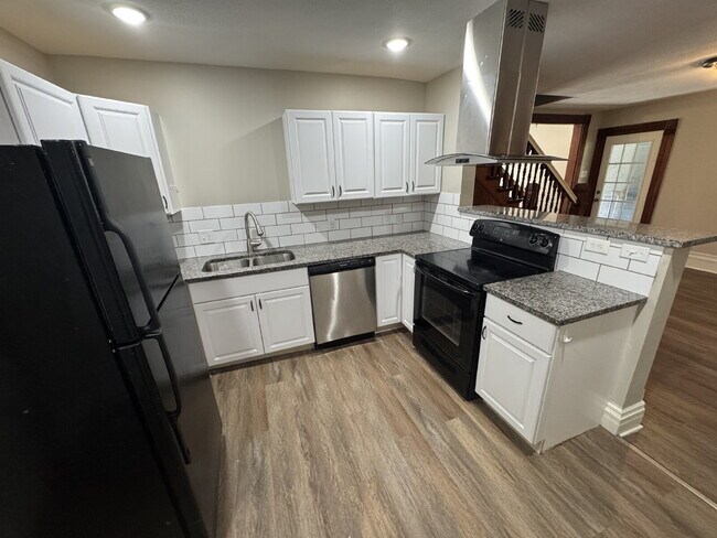 Building Photo - "Charming 4-Bedroom Home in Augusta with S...