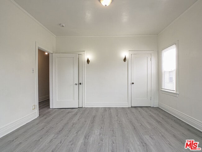Building Photo - 109 S Berendo St