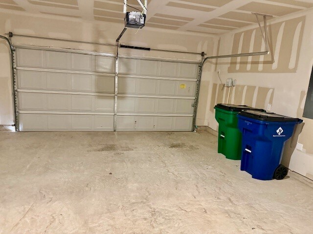 Building Photo - 2234 Clf Spgs Dr