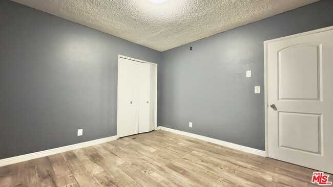 Building Photo - 837 S Ardmore Ave