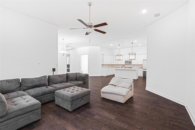 Building Photo - 3037 Sage Ranch Dr