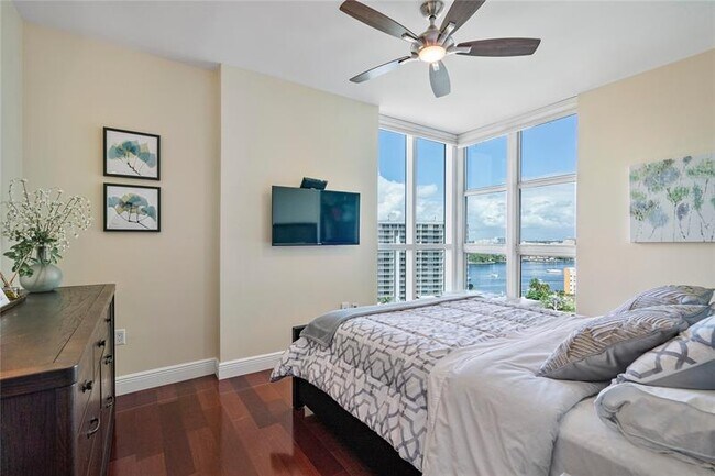 Building Photo - 101 S Fort Lauderdale Beach Blvd