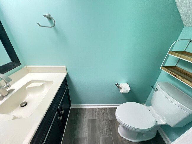 Building Photo - Stunning and Spacious 2 Bedroom, 2.5 Bath, Town Home With Sunroom and Deck!