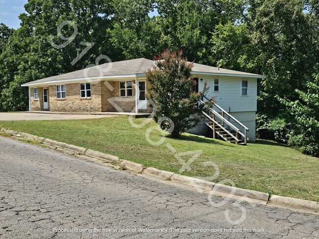 Building Photo - 1601 N Hills Blvd